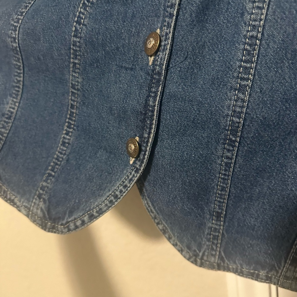 Vintage Rhythm Blue‎ Denim Embroidered Floral Western Shirt Woman’s Size Large - Picture 5 of 11